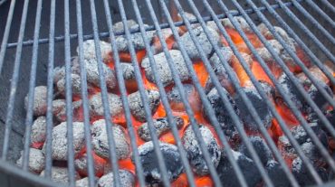 glowing, white coal, the optimal moment to grill.