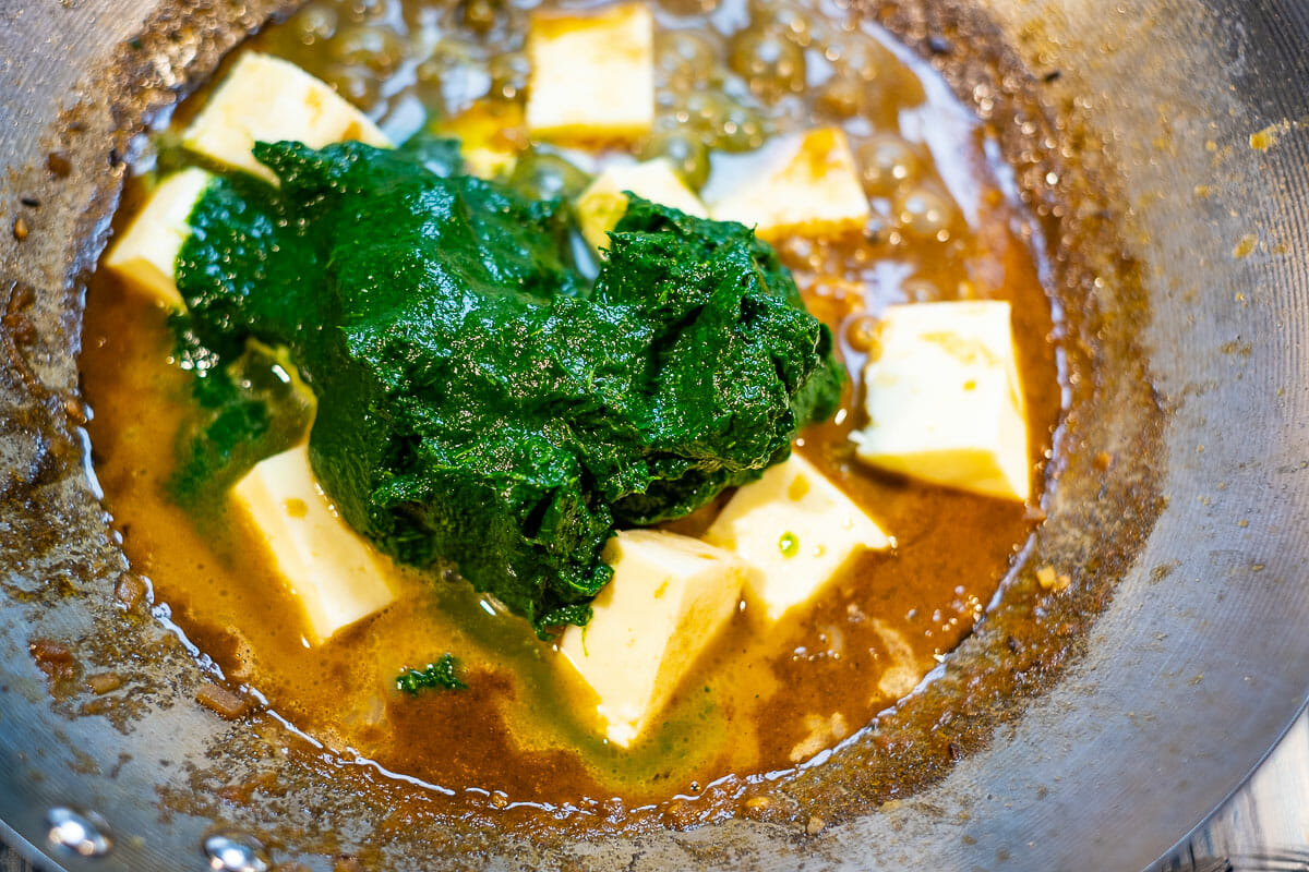 add spinach to paneer