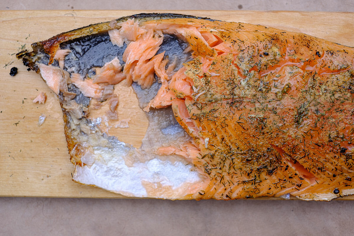 Serve the flamed salmon