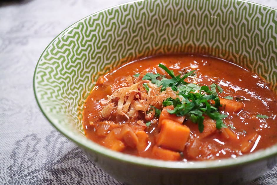 Vegan goulash recipe image