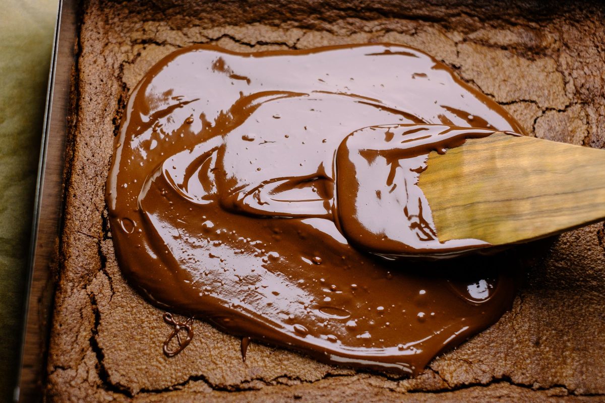 Spread chocolate icing