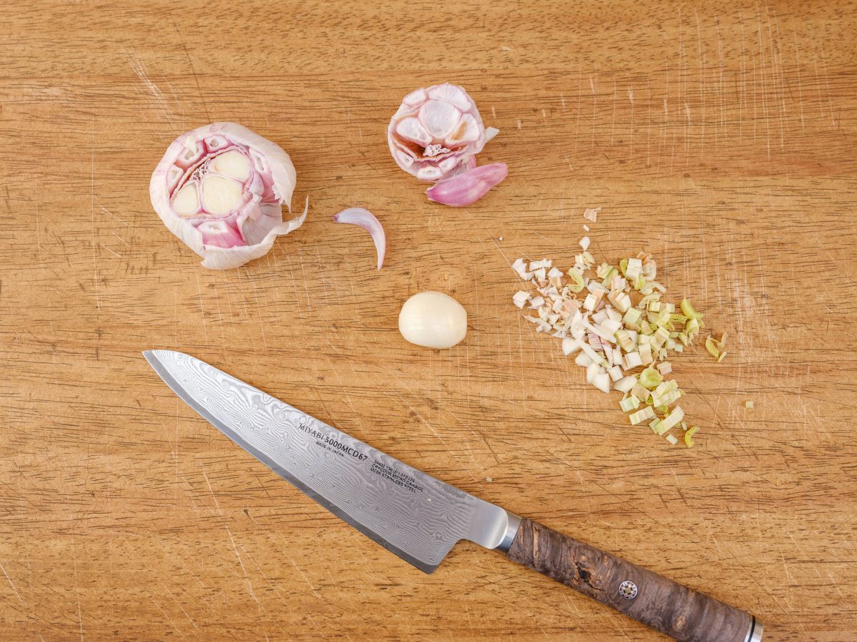 Cut garlic