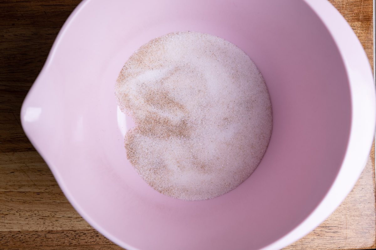 Sugar and vanilla sugar in baking bowl
