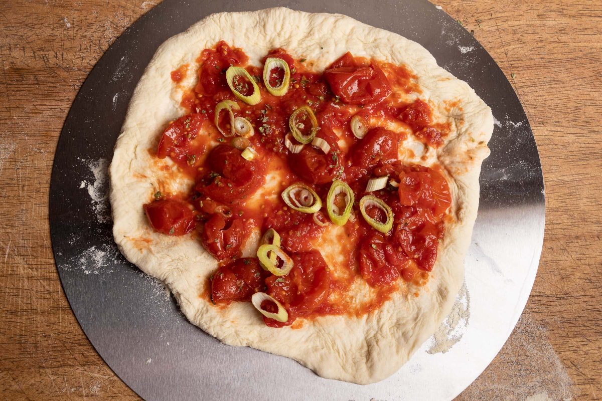 Pizza Marinara topped