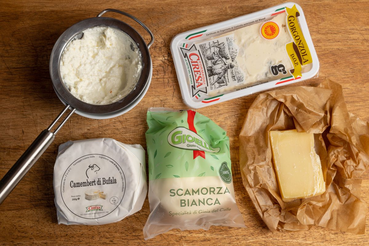 Quattro formaggi ingredients cheese