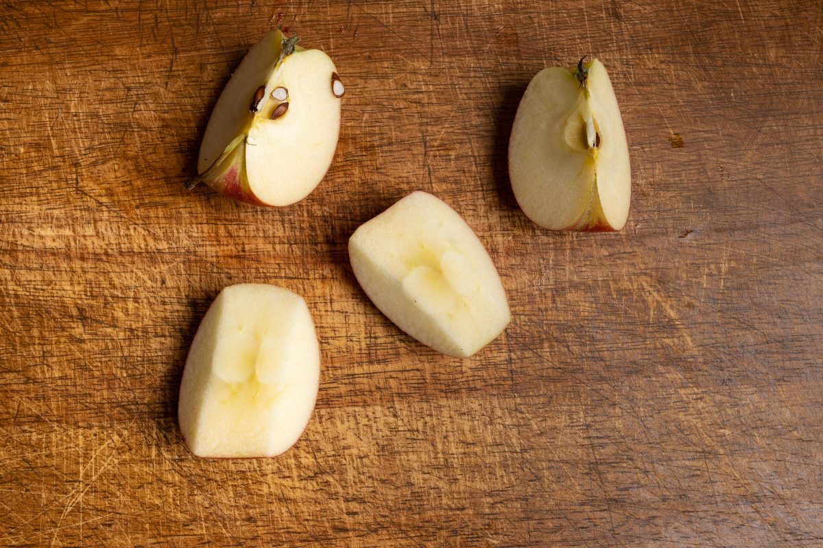 Apple slices on the cutting board