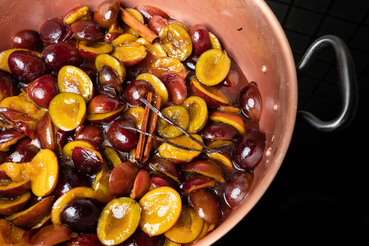 Bring the plums to the boil